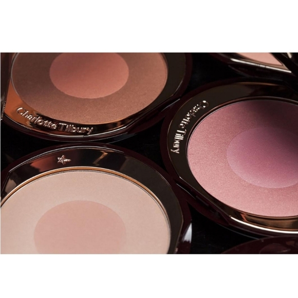 Charlotte Tilbury Cheek To Chic Swish & Pop Blusher: Love Glow, .28oz, NIB - Picture 4 of 9